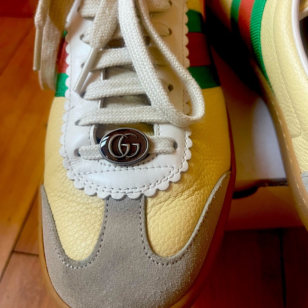 GUCCI  Size 38+ with Interlocking GG logo accent